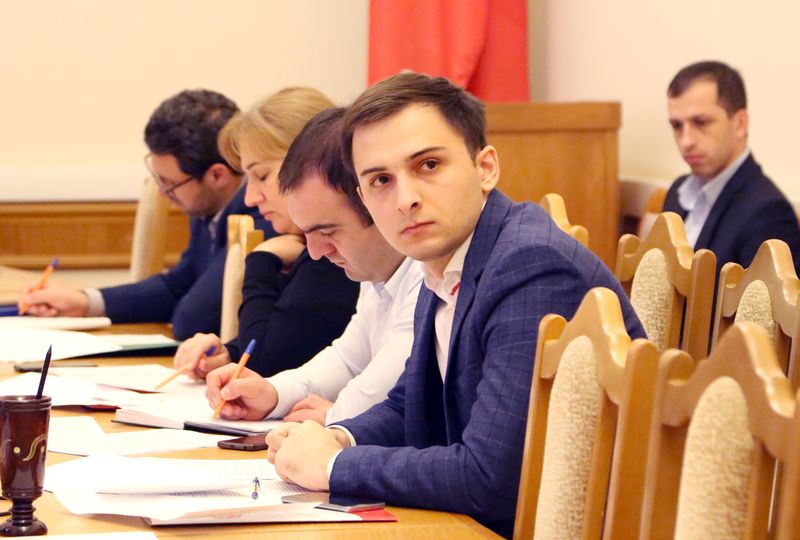 До конца 2019 года Дагестан получит еще 70 школьных автобусов