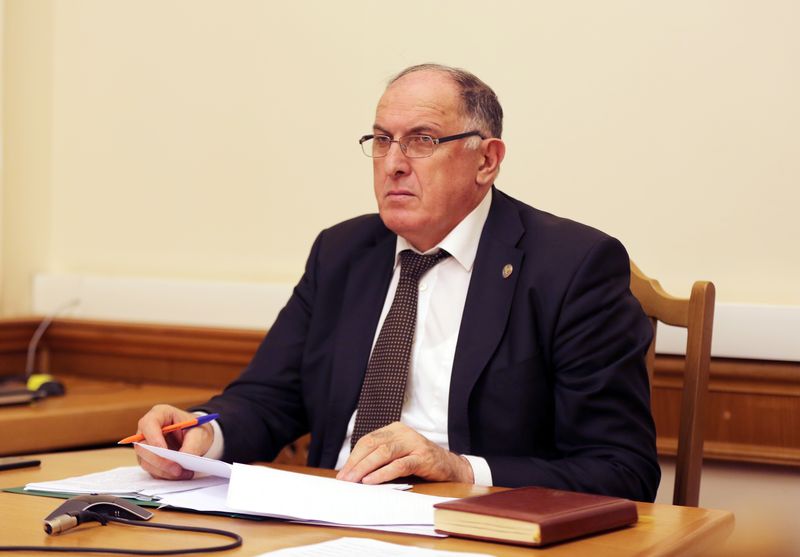 Абдулмуслим Абдулмуслимов дал указание главам муниципалитетов построить приюты для содержания бездомных животных