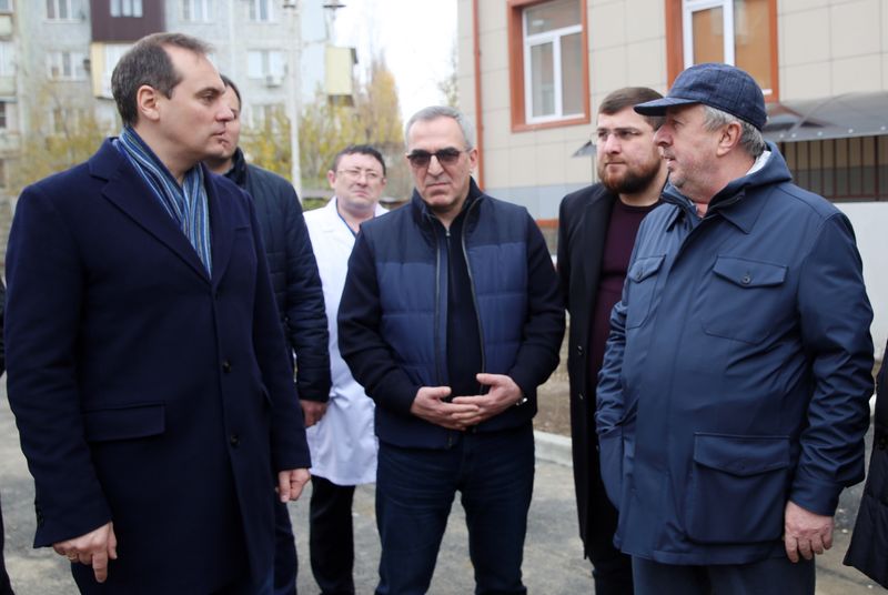 Председатель Правительства Дагестана осмотрел стройплощадку поликлиники со стационаром Республиканского онкологического диспансера
