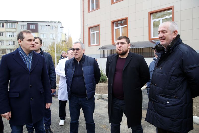 Председатель Правительства Дагестана осмотрел стройплощадку поликлиники со стационаром Республиканского онкологического диспансера