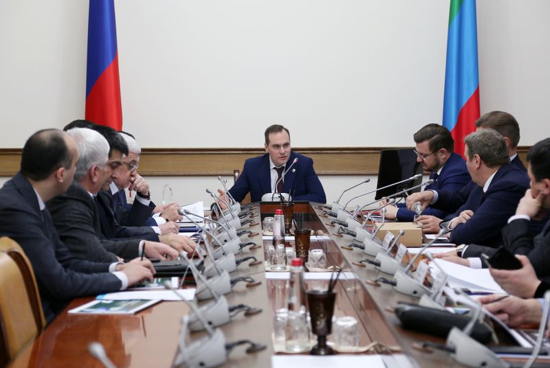 Артём Здунов обсудил с руководством платёжной системы «Мир» вопросы развития безналичных платежей в Дагестане