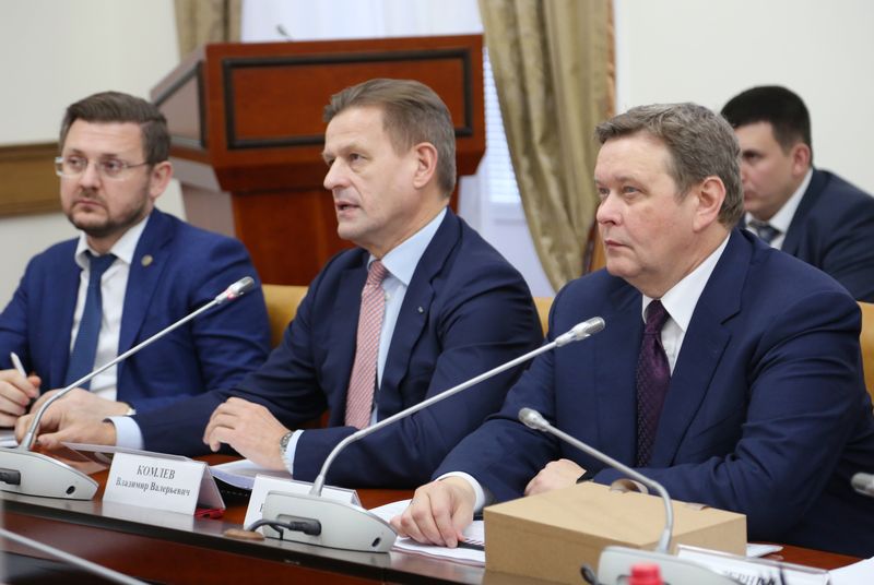 Артём Здунов обсудил с руководством платёжной системы «Мир» вопросы развития безналичных платежей в Дагестане