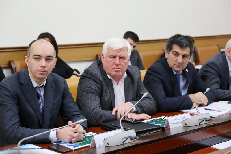 Артём Здунов обсудил с руководством платёжной системы «Мир» вопросы развития безналичных платежей в Дагестане