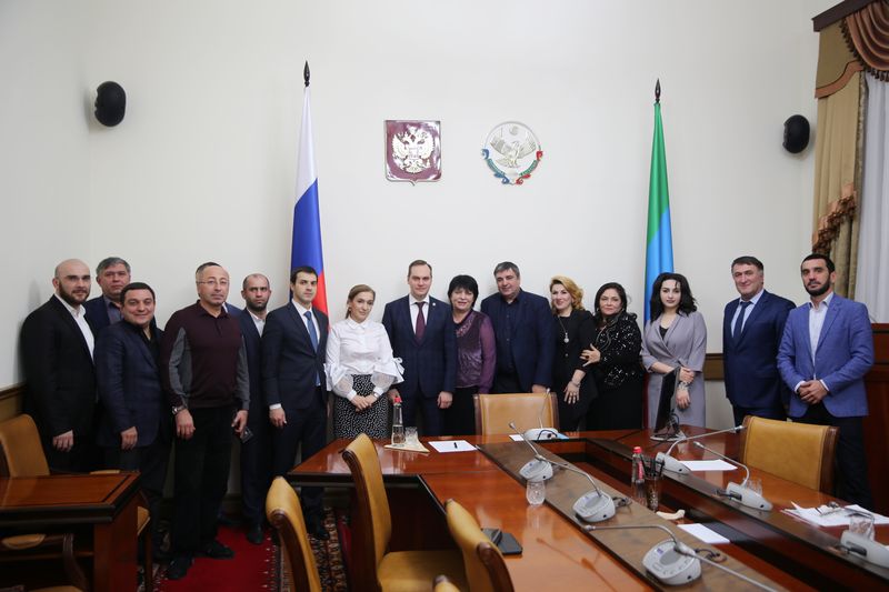 Артём Здунов провел встречу с представителями бизнес-сообщества