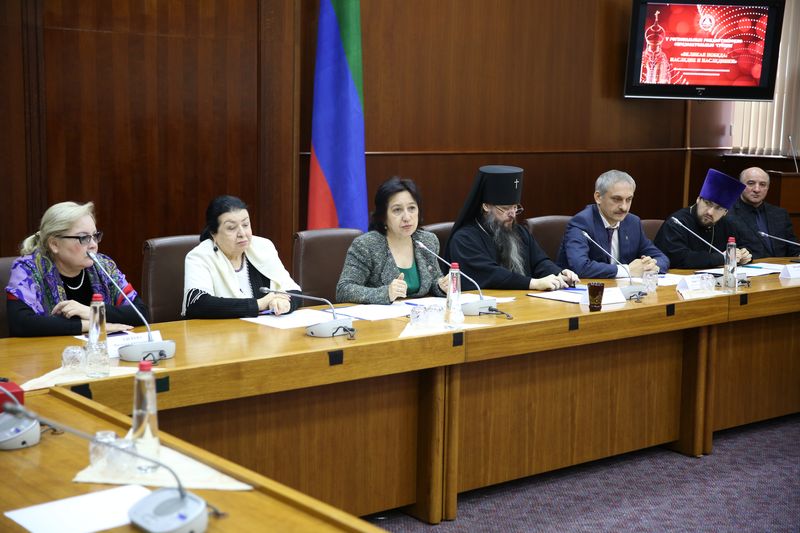 Уммупазиль Омарова выступила на открытии регионального этапа Рождественских образовательных чтений