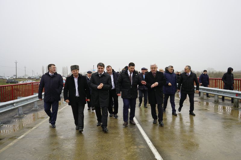 Правительственная делегация приняла участие в торжественном открытии моста в Хасавюртовском районе