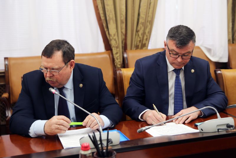 Под руководством Артёма Здунова подробно обсудили меры по предотвращению роста заболеваемости ОКИ в Кизляре