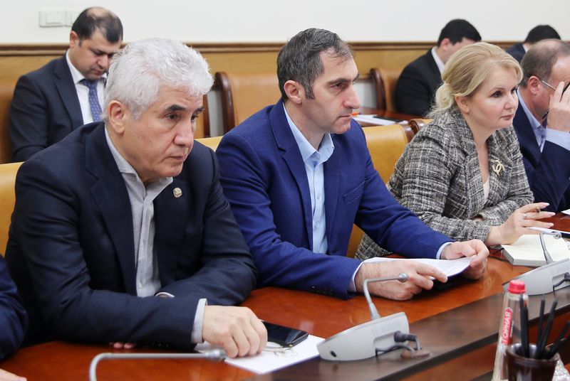 Под руководством Артёма Здунова подробно обсудили меры по предотвращению роста заболеваемости ОКИ в Кизляре