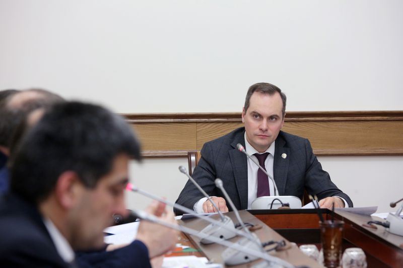 Под руководством Артёма Здунова обсуждены вопросы обеспечения эффективности деятельности ГУПов Дагестана