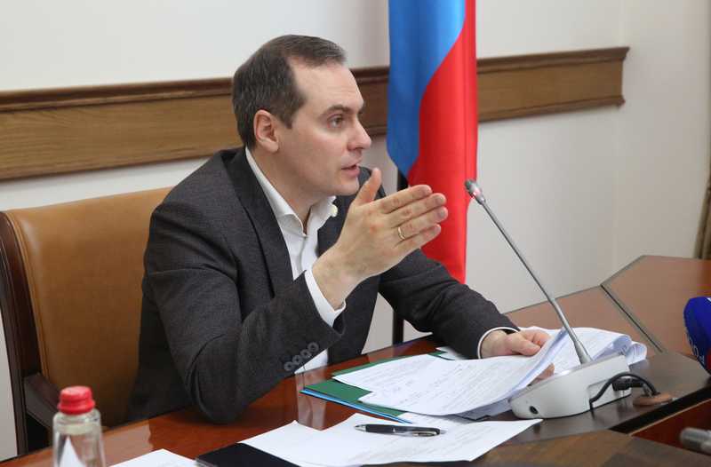 Артём Здунов поручил усилить меры по предотвращению завоза и распространения коронавирусной инфекции