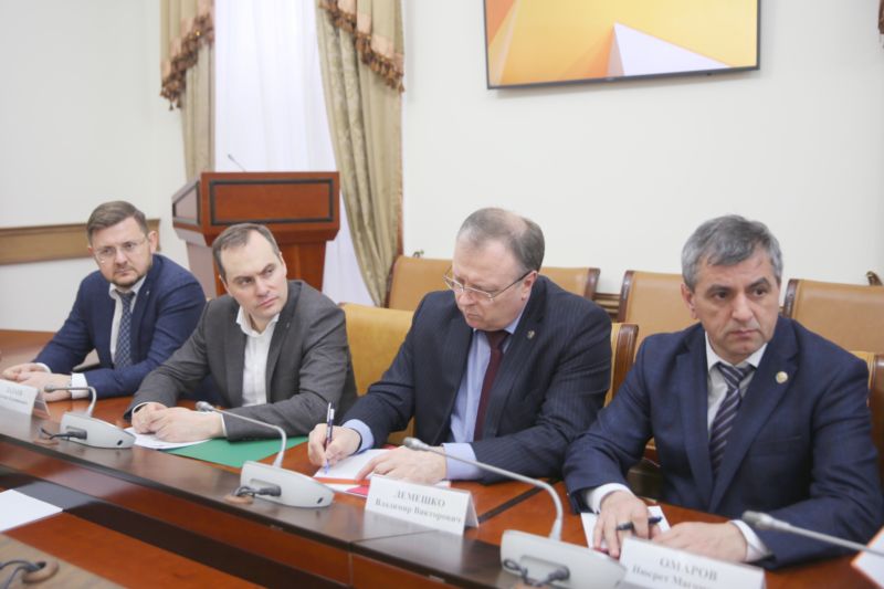 Артём Здунов обсудил с представителями крупной инвестиционной компании «Система» реализацию проектов в Дагестане