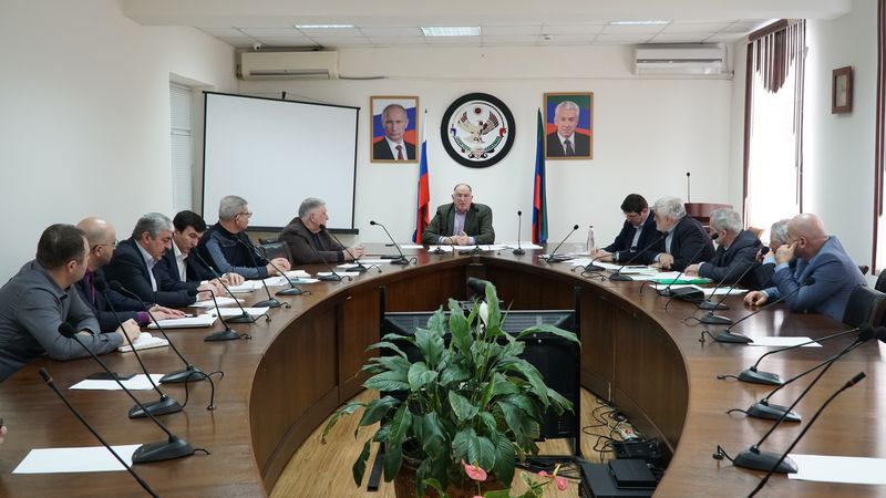 Под руководством Абдулмуслимова обсуждены вопросы подготовки кадров для АПК
