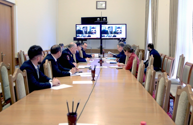 Артём Здунов провел заседание Оперативного штаба по предупреждению завоза и недопущению распространения коронавирусной инфекции