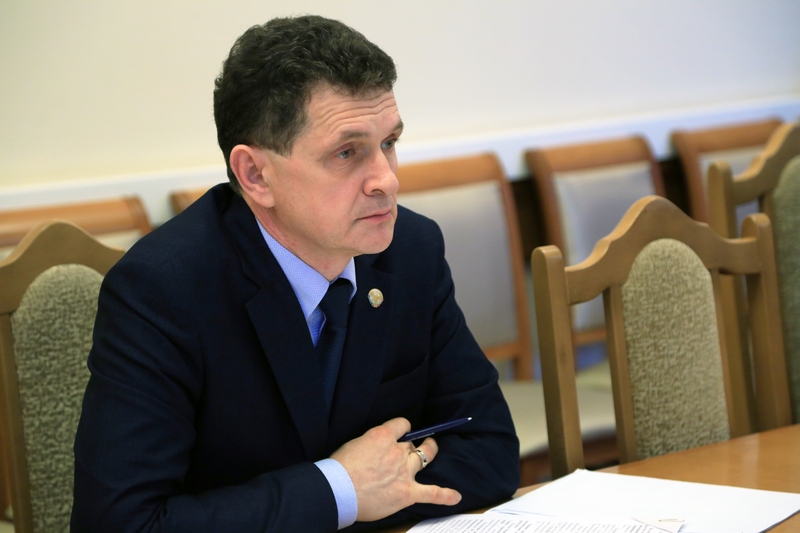 Артём Здунов провел заседание Оперативного штаба по предупреждению завоза и недопущению распространения коронавирусной инфекции