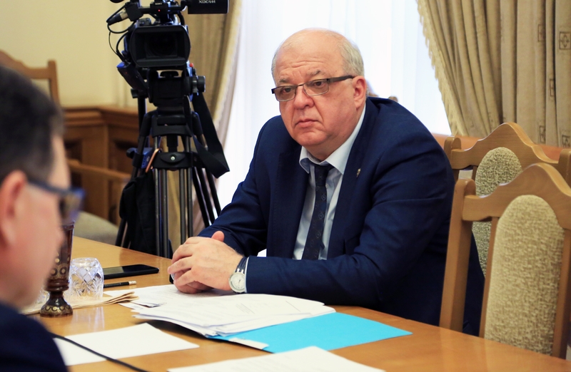 Артём Здунов провел заседание Оперативного штаба по предупреждению завоза и недопущению распространения коронавирусной инфекции