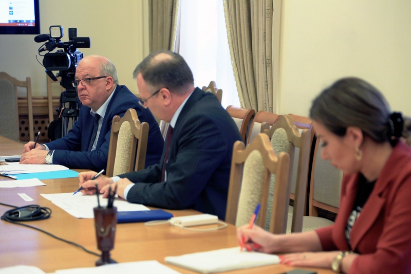 Артём Здунов провел заседание Оперативного штаба по предупреждению завоза и недопущению распространения коронавирусной инфекции