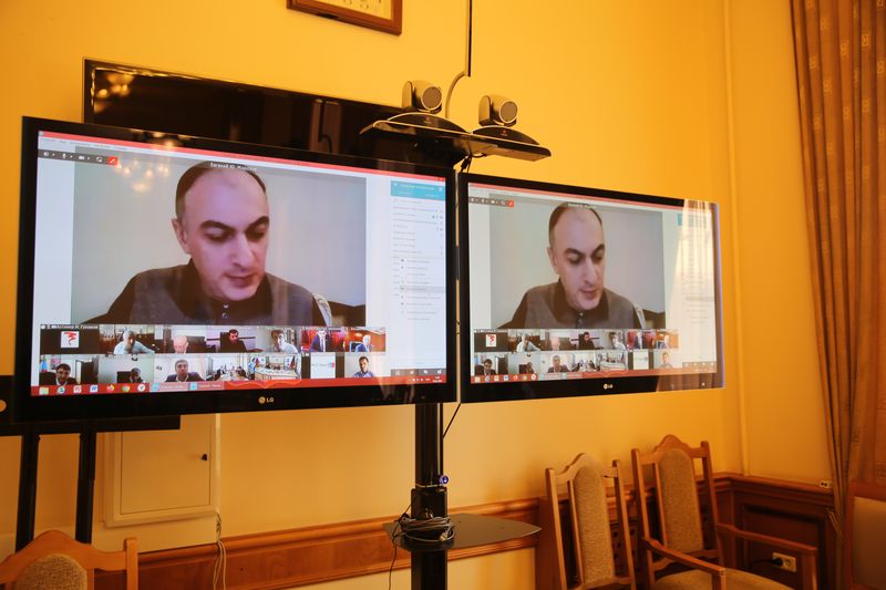 Вопросы поддержки малого и среднего предпринимательства обсудили в Правительстве РД с руководителями банков