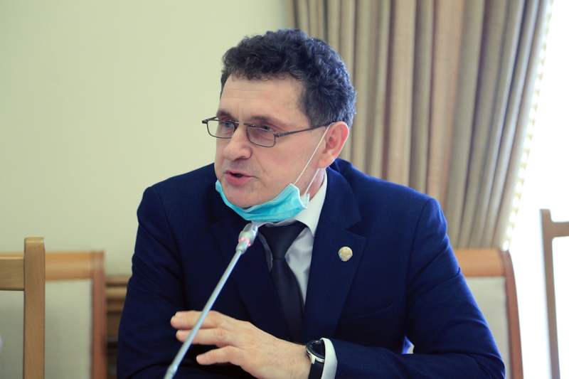 Артём Здунов провел заседание Оперативного штаба по предупреждению завоза и распространения COVID-19 на территории Дагестана