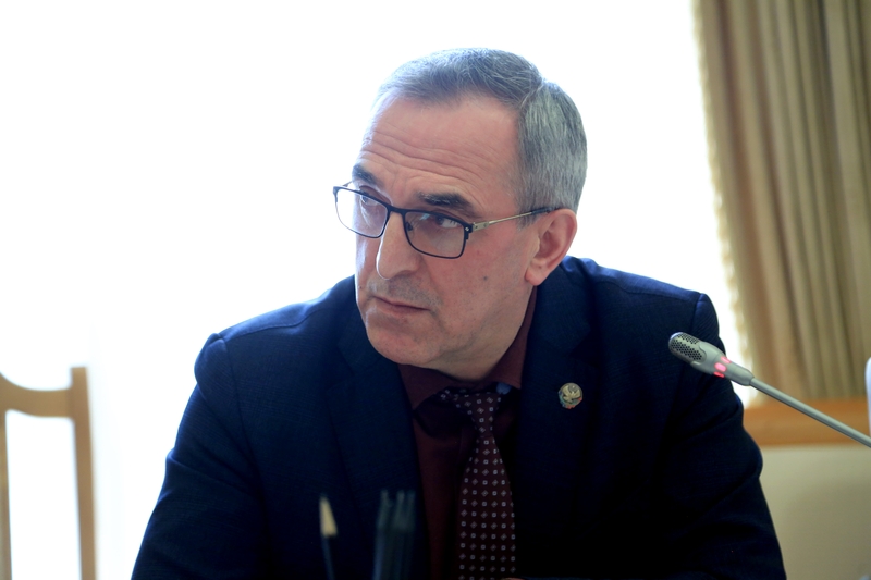 Артём Здунов провел заседание Оперативного штаба по предупреждению завоза и распространения COVID-19 на территории Дагестана
