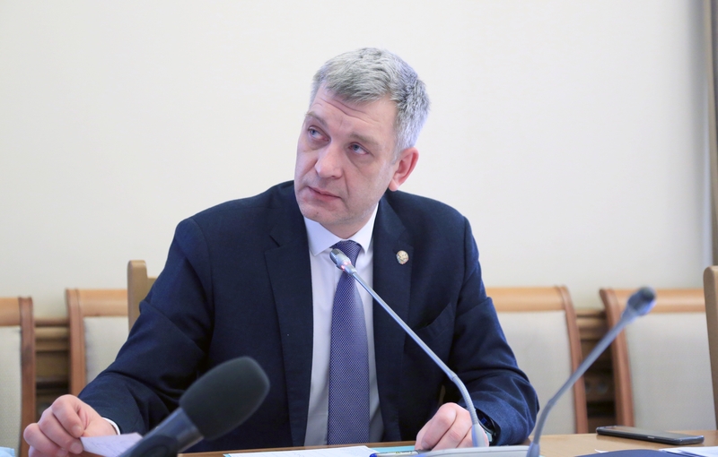 Артём Здунов провел заседание Оперативного штаба по предупреждению завоза и распространения COVID-19 на территории Дагестана