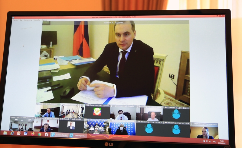 Под руководством Артёма Здунова в режиме видеоконференцсвязи состоялось заседание Правительства Дагестана
