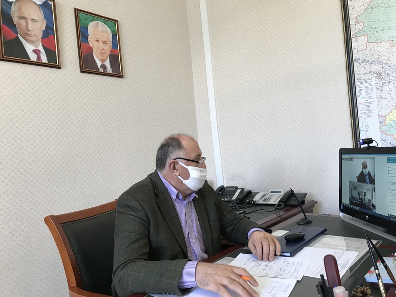 Поддержку сельхозтоваропроизводителей и недопущение распространения саранчовых в Дагестане обсудили под руководством Абдулмуслима Абдулмуслимова