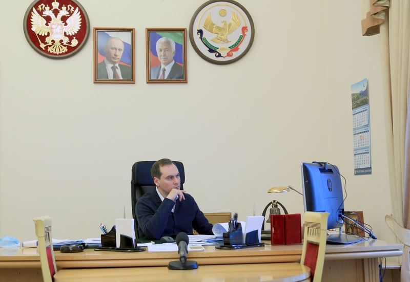 Меры поддержки отраслей экономики региона обсудили в Правительстве Дагестана под руководством Артёма Здунова