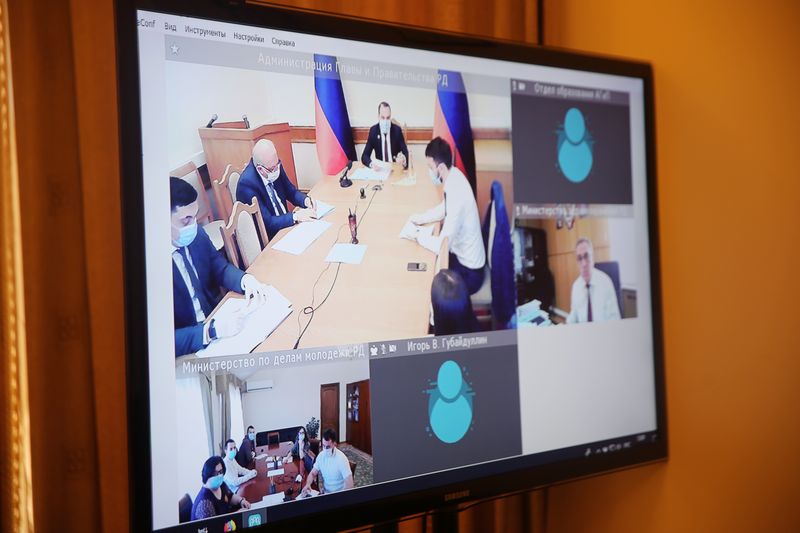 Артём Здунов встретился с представителями Открытого молодежного Правительства