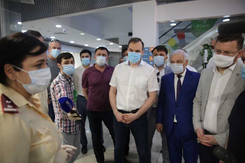 Артём Здунов ознакомился с работой предприятий непродовольственной торговли в условиях 1 этапа снятия ограничений