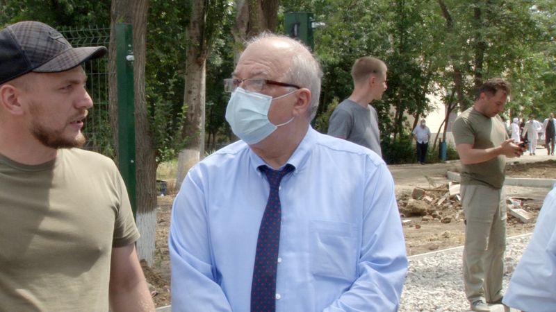 Студенты ДГТУ ознакомились со спецификой строительства быстровозводимого медицинского центра в Каспийске