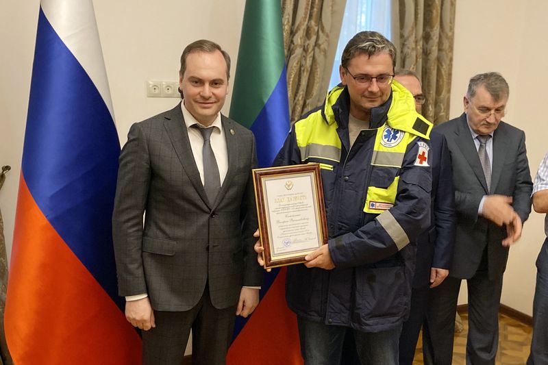 Бригаде московских врачей, проработавшей в Дагестане во главе с Денисом Проценко, объявлена благодарность Главы РД