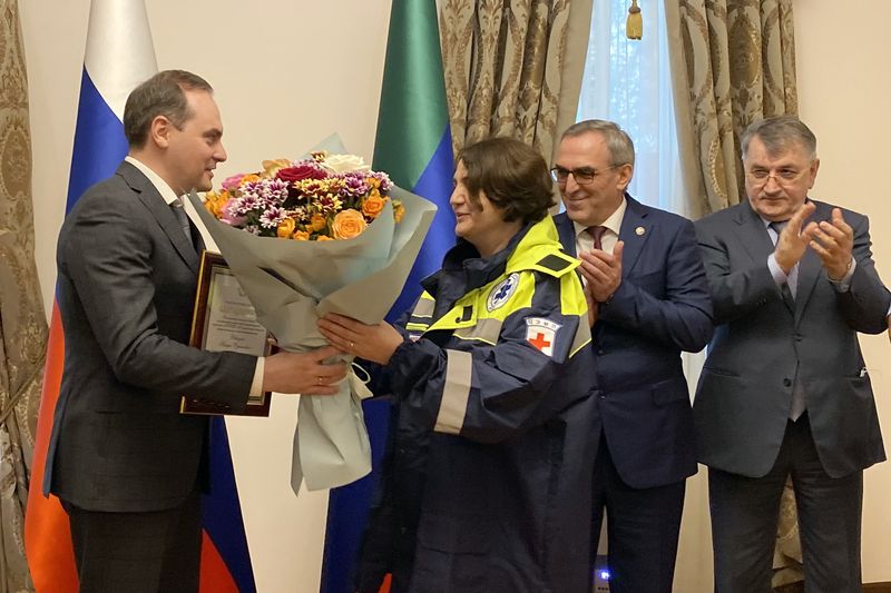 Бригаде московских врачей, проработавшей в Дагестане во главе с Денисом Проценко, объявлена благодарность Главы РД