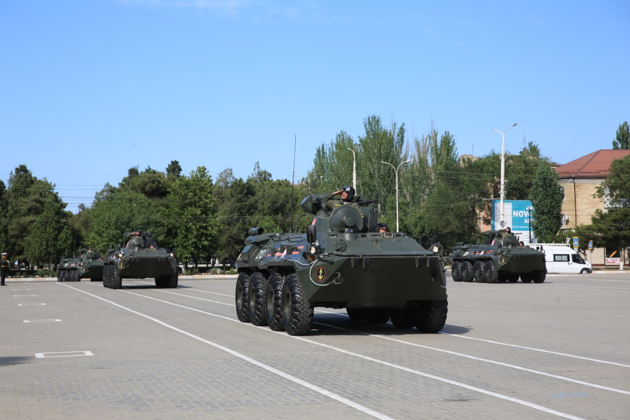 Артём Здунов посетил генеральную репетицию военного парада к 75-летию Победы