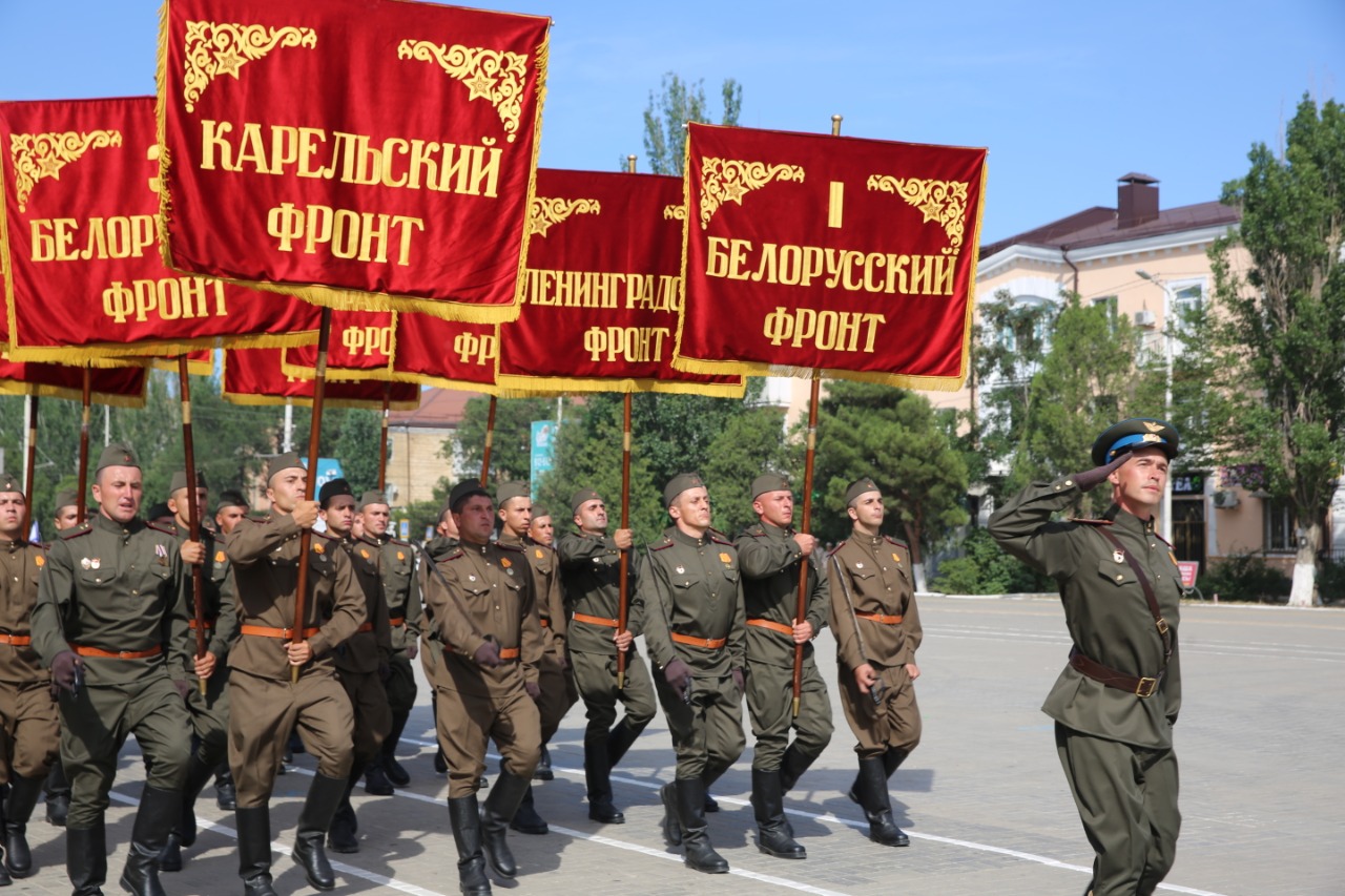 Артём Здунов посетил генеральную репетицию военного парада к 75-летию Победы