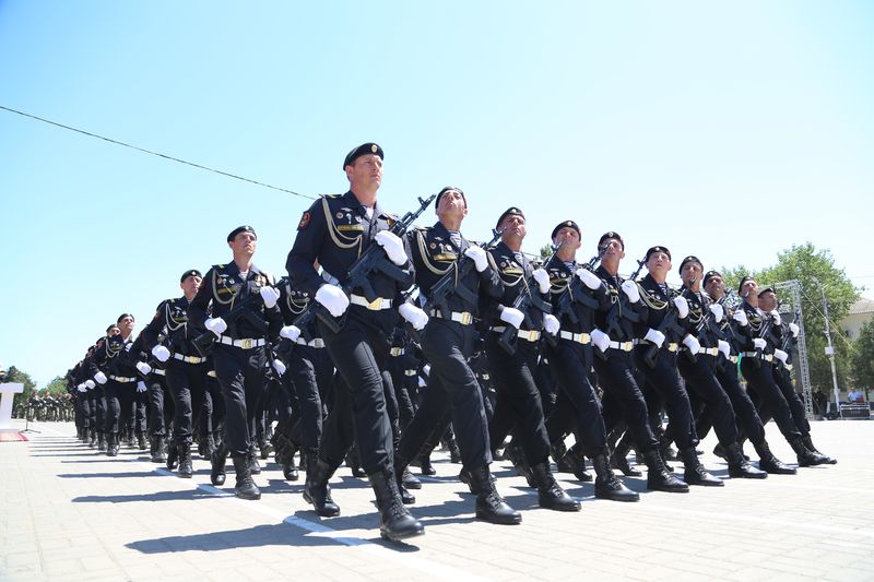 Первый за 18 лет Парад Победы прошёл Каспийске