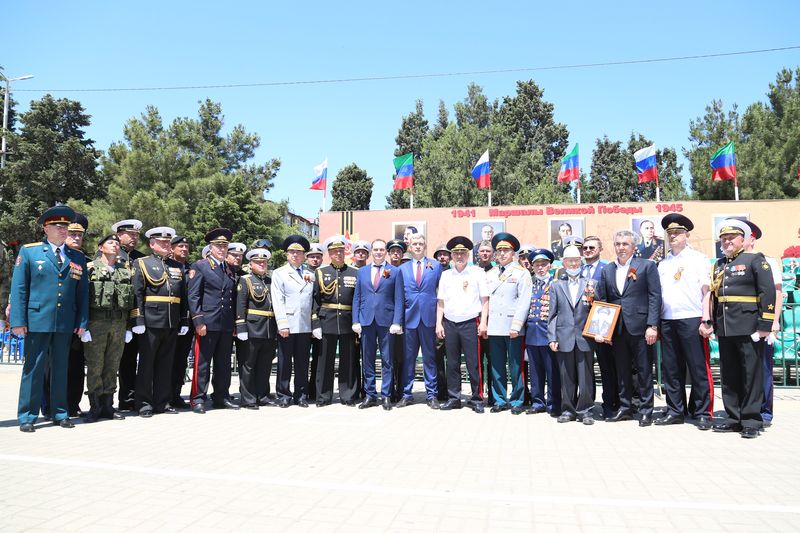 Первый за 18 лет Парад Победы прошёл Каспийске