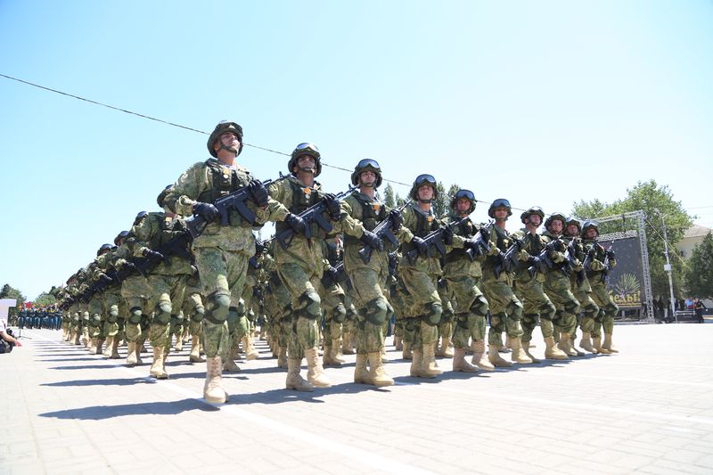 Первый за 18 лет Парад Победы прошёл Каспийске