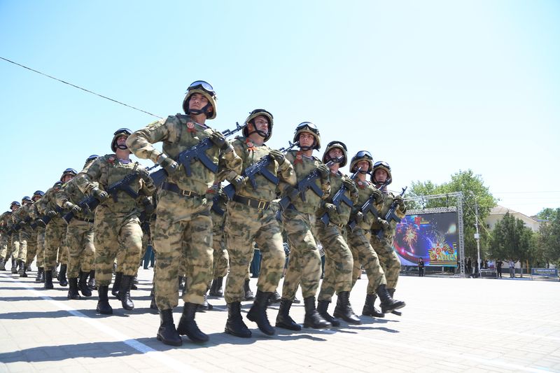 Первый за 18 лет Парад Победы прошёл Каспийске