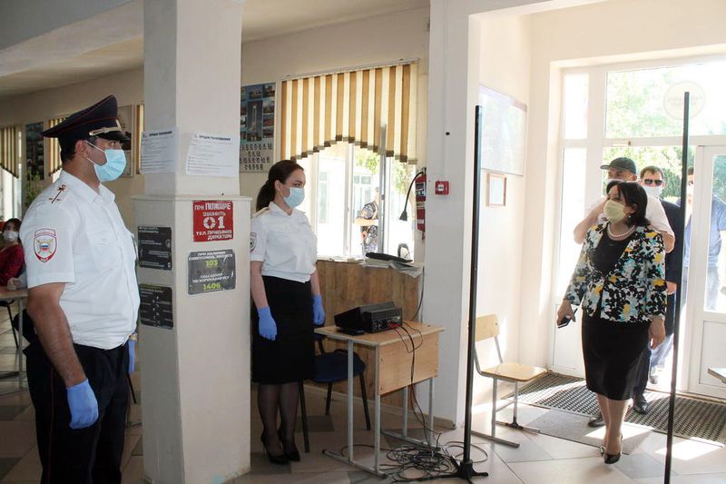 Уммупазиль Омарова положительно оценила организацию голосования по поправкам в Конституцию РФ в Избербаше