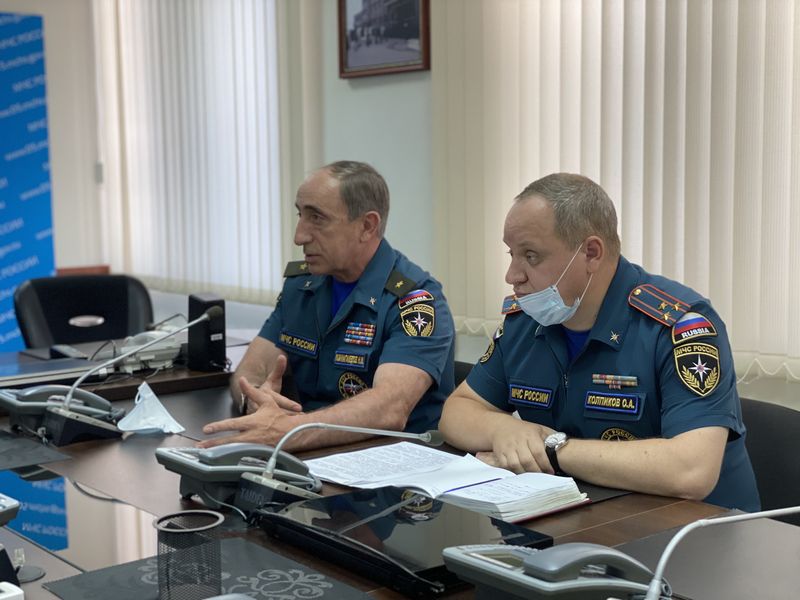 Артём Здунов провел оперативное совещание по вопросу пожаров в лесах и на несанкционированных свалках в Дагестане