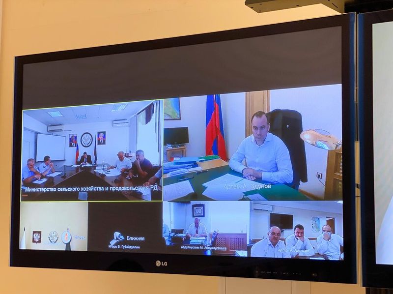 Под руководством Артёма Здунова рассмотрены перспективы развития овощеводства защищенного грунта