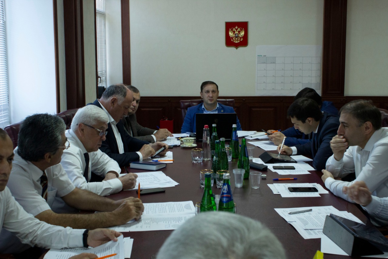Второй этап аттестации руководителей ГУПов прошел в Минимуществе Дагестана