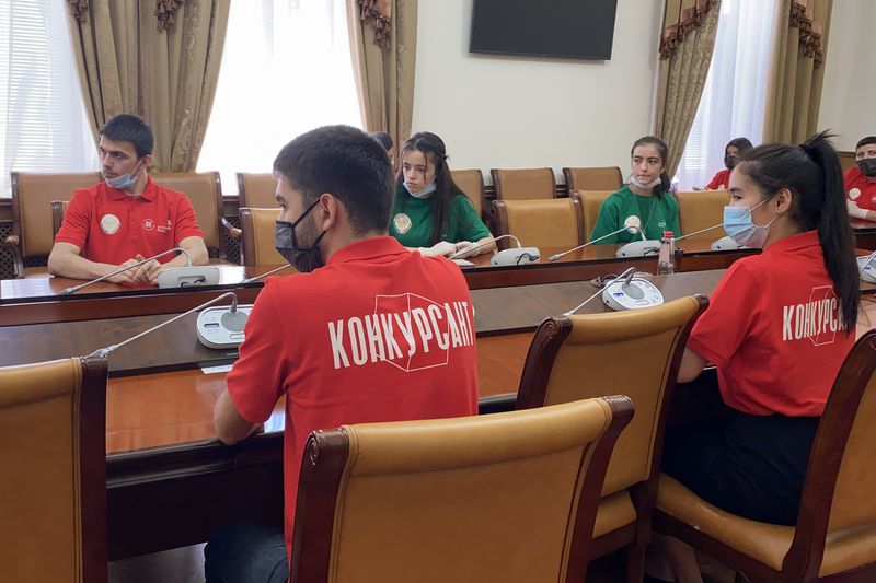 Артём Здунов встретился с молодыми профессионалами Дагестана