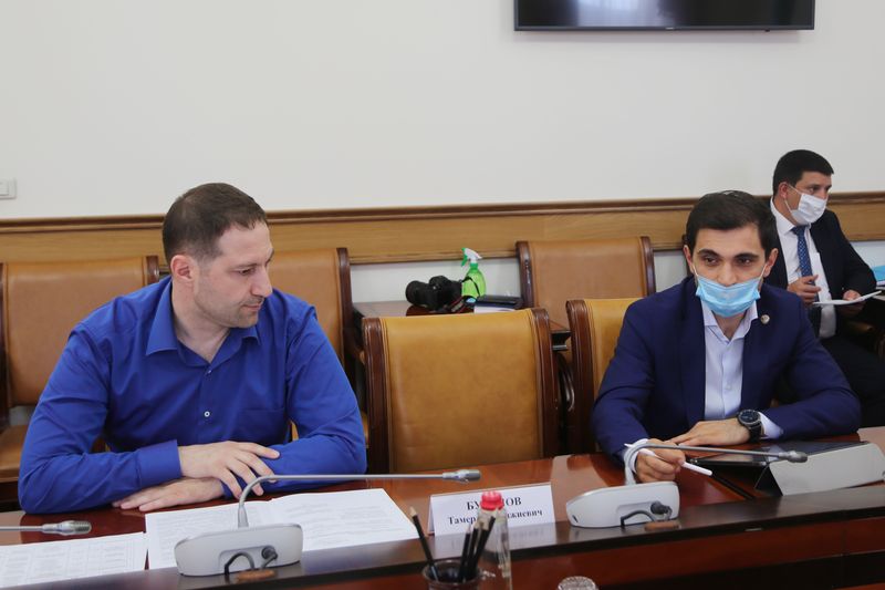 Артём Здунов встретился с молодыми профессионалами Дагестана