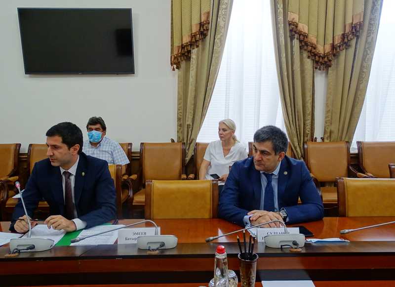 Развитие межрегионального и международного сотрудничества обсудили в Правительстве Дагестана