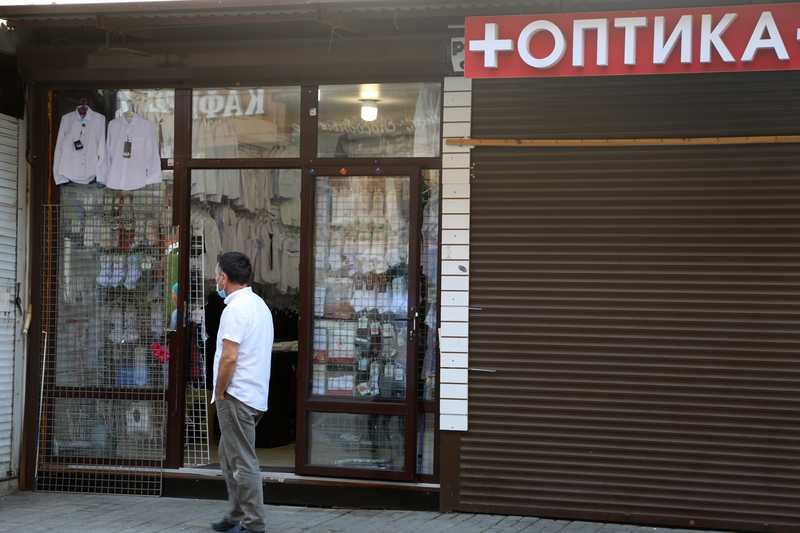 Артём Здунов с выездом на место обсудил реконструкцию территории, прилегающей к Махачкалинскому ЦУМу