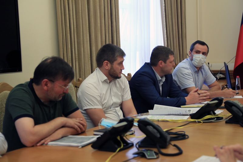 Артём Здунов провел совещание с представителями энергетических компаний республики