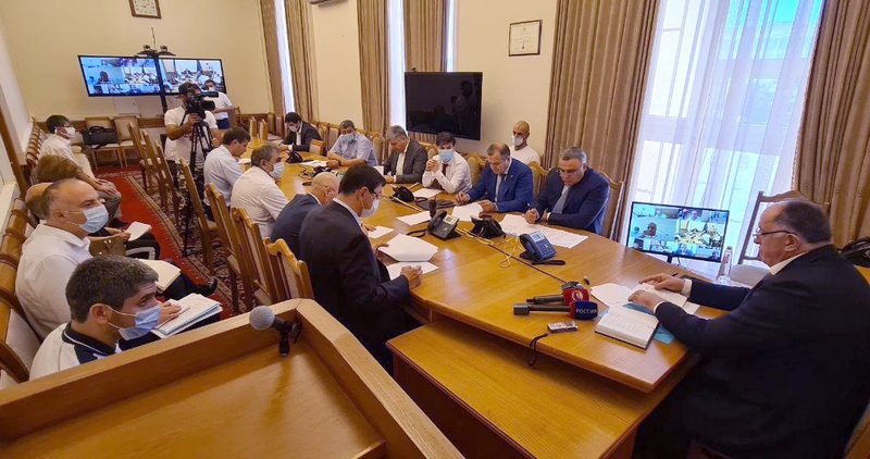 Эффективное использование земель сельскохозяйственного назначения обсудили в Правительстве РД
