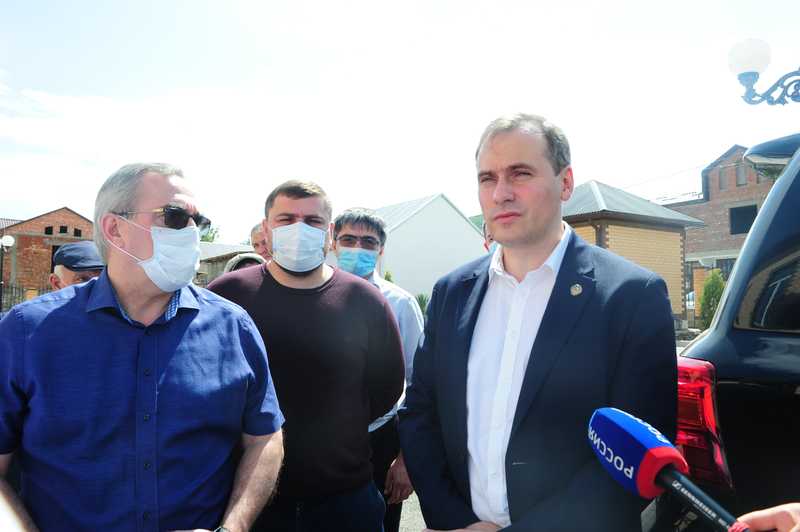 Артём Здунов посетил медучреждения Карабудахкентского района