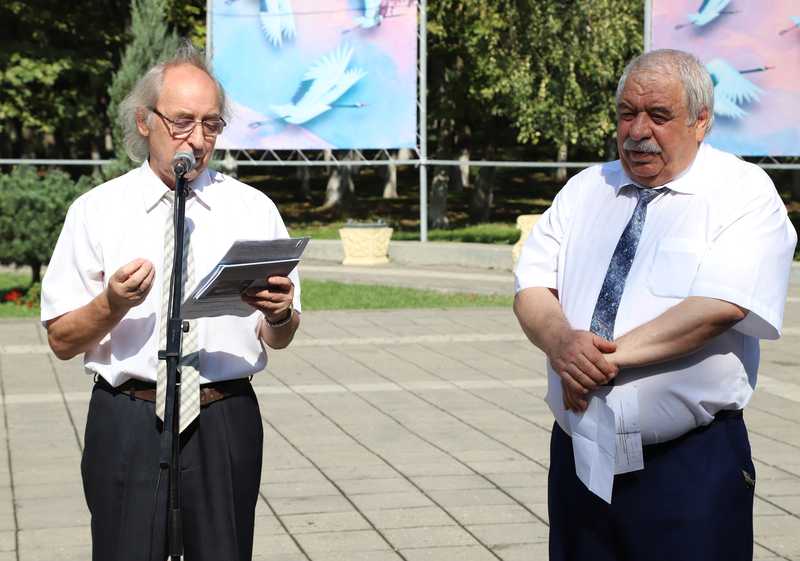 В Махачкале официально открылись Гамзатовские дни «Белые журавли»